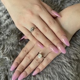Pink and nude ombré nails! Pink and nude ombré nails!