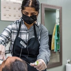 I BAR BEAUTY SALON - Brow and Full Face Threading