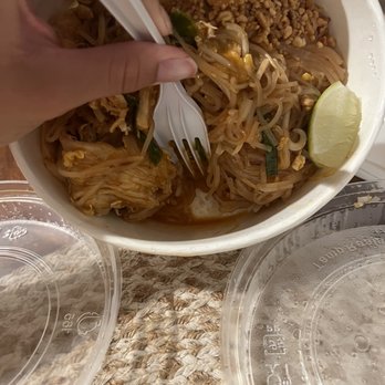 Kinaly Thai Express - Nowhere near as much oil - Thai Near Me - Escondido, California
