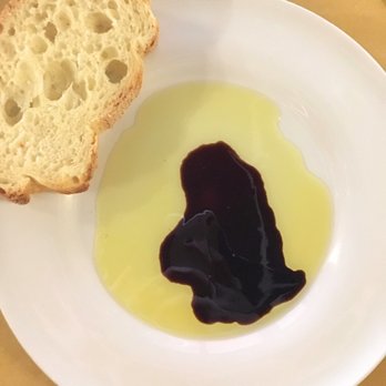 Luca e Andrea - Freshly baked bread with oil and balsamic - Italian Near Me - Milan, Michigan