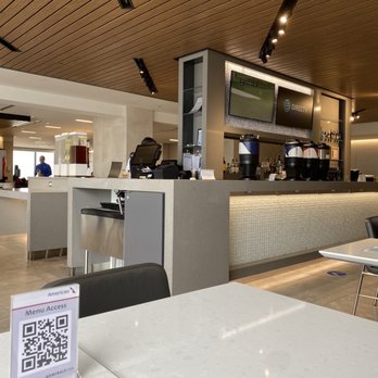 American Airlines Flagship Lounge - Bar - Airport Lounges Near Me - Chicago, Illinois