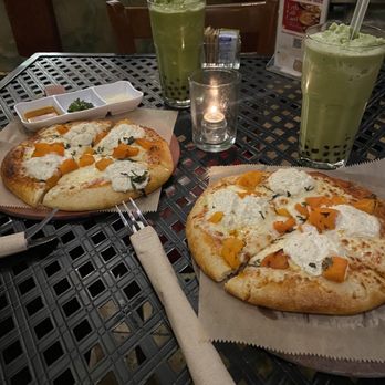 Urth Caffé-Pasadena - Butternut Squash & Ricotta Pizza - Cafes Near Me - Pasadena, California