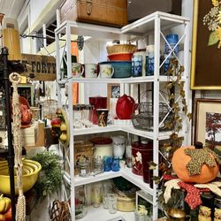 Pinky's Place - Antique & Artisan Market