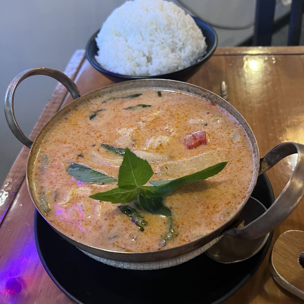 Thai Basil - Thai Near Me - Madison, Wisconsin Thai Basil - Thai Near Me - Madison, Wisconsin
