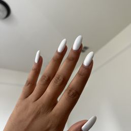 White nails with pink chrome White nails with pink chrome
