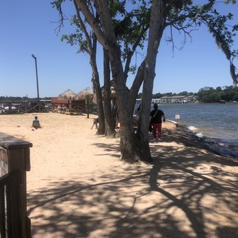 Conroe Lake House - Beach - American Near Me - Montgomery, Texas
