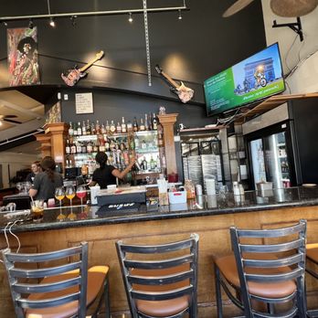 Classic Eats - The Bar - American Near Me - Burien, Washington