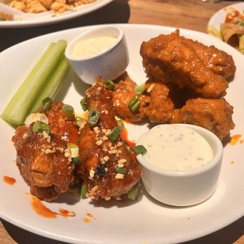 Yard House - chicken wings (it comes in 10, yes ate some already) - New American Near Me - Concord, California