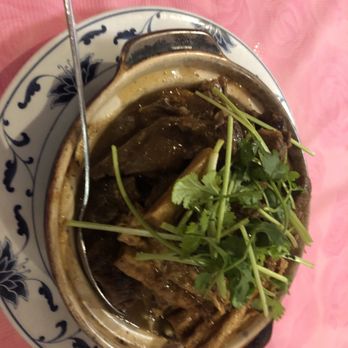 Bo Loong Restaurant - Cilantro on top of stewed pork - Chinese Near Me - Cleveland, Ohio Bo Loong Restaurant - Cilantro on top of stewed pork - Chinese Near Me - Cleveland, Ohio