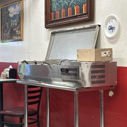 Ralberto's - The exposed salsa bar that's not plugged in keeping the contents cold.
