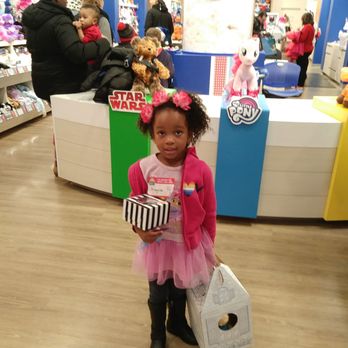 Build-A-Bear Workshop - Toy Stores Near Me - Edison, New Jersey