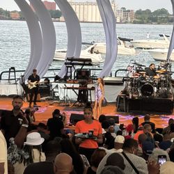 Aretha Franklin Amphitheatre - Chante Moore