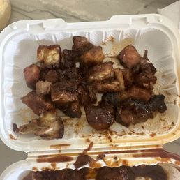 I ordered 1lb of burnt ends and I'd say 1/2 was just pure fat. This was 24.00 and a waste of money