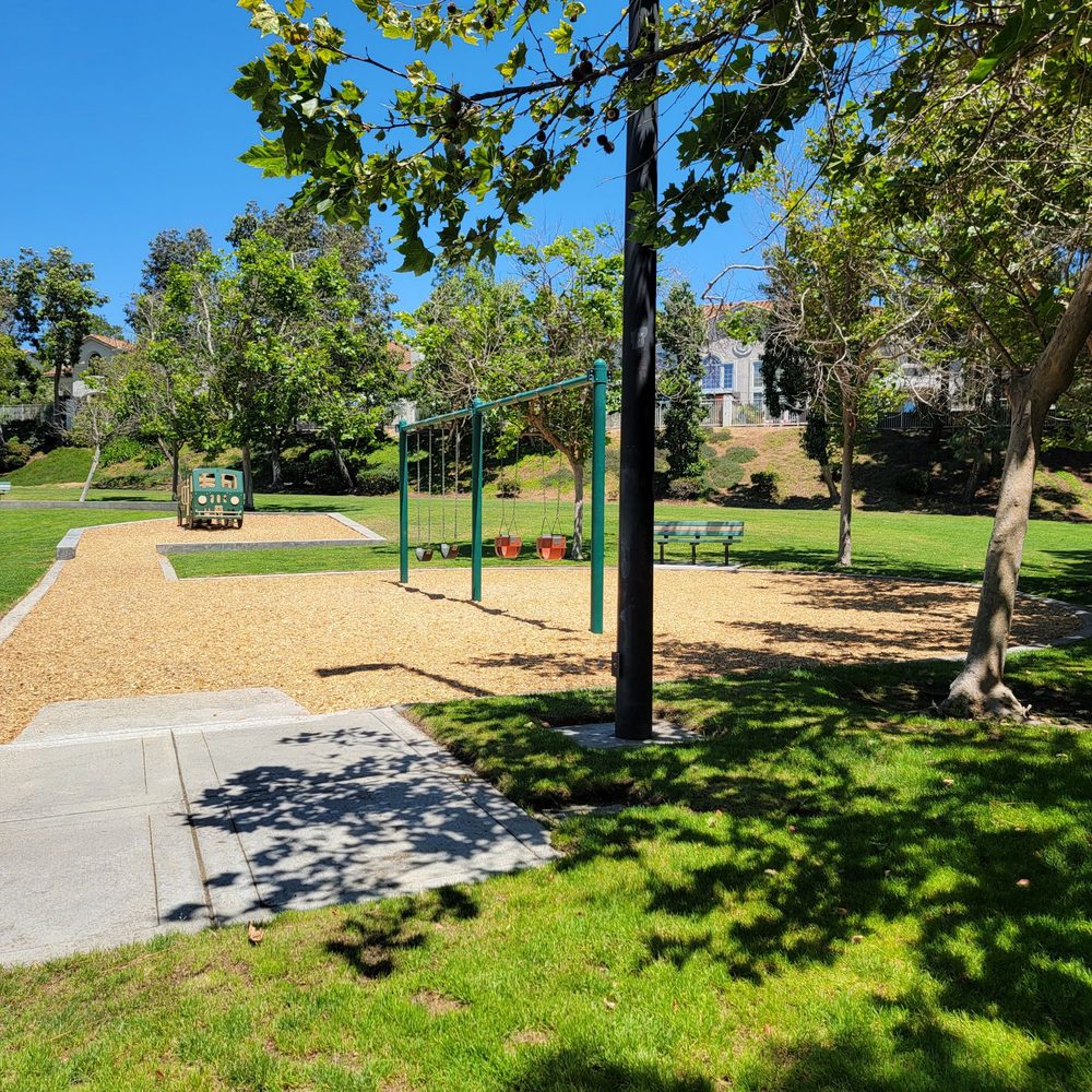 Knob Hill Park Logo