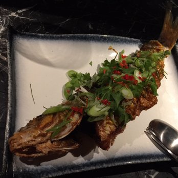 El Bouet - Whole deep fried fish Thai style - Tapas Bars Near Me - València, V
