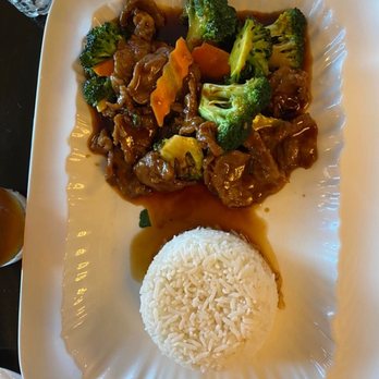 Ginger Bistro - Beef and Broccoli with Jasmine Rice - Dim Sum Near Me - Cape Coral, Florida Ginger Bistro - Beef and Broccoli with Jasmine Rice - Dim Sum Near Me - Cape Coral, Florida