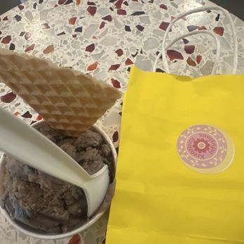 Chill Bros Scoop Shop - Ice Cream & Frozen Yogurt Near Me - Tampa, Florida