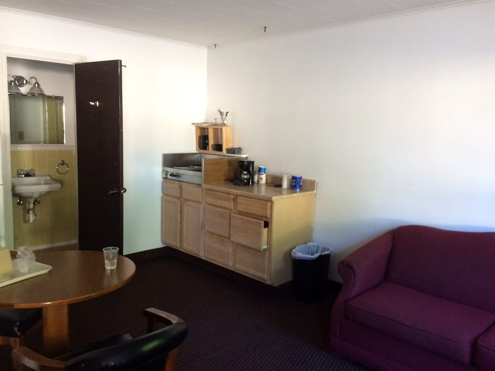 SUN ‘N SNOW MOTEL Updated September 2024 12 Photos & 13 Reviews