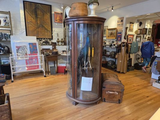 Strawberry Banke Antique and Vintage Shop by null