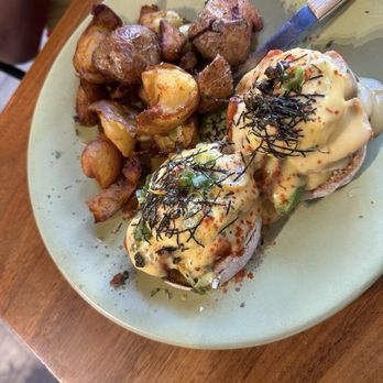 Berkeley Social Club - Egg Salmon Benedict - Breakfast & Brunch Near Me - Berkeley, California
