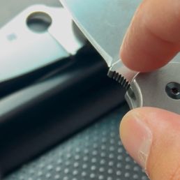 Very uneven grind. Re profiled the factory edge. Grind marks on the face of the blade Very uneven grind. Re profiled the factory edge. Grind marks on the face of the blade