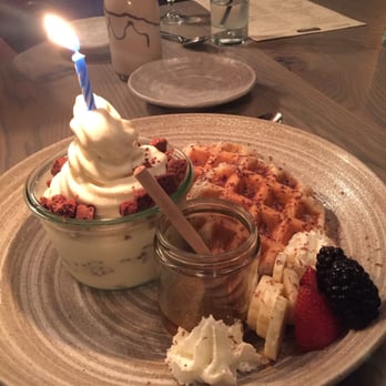 The Franklin Room - Ice cream and waffles - American Near Me - Chicago, Illinois