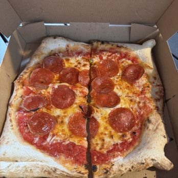 L.A Waterfront Pizza - Small Pepperoni Pizza - Pizza Near Me - Wilmington, California