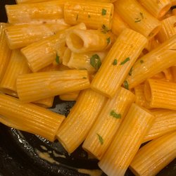 Gianni's Pizzeria - "vodka pasta"