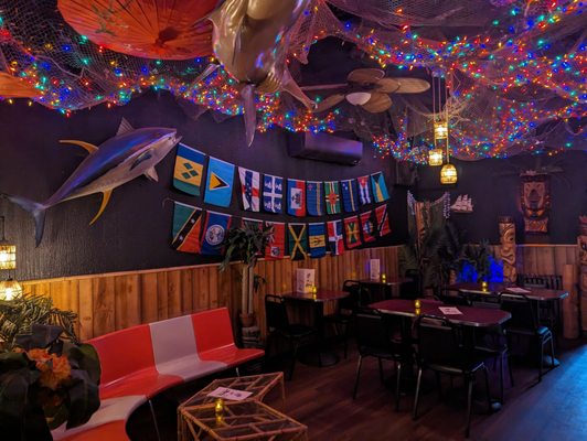 Mutiny Bar by null