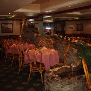 Paramount Indian Restaurant - Inside - Indian Near Me - London, XGL Paramount Indian Restaurant - Inside - Indian Near Me - London, XGL