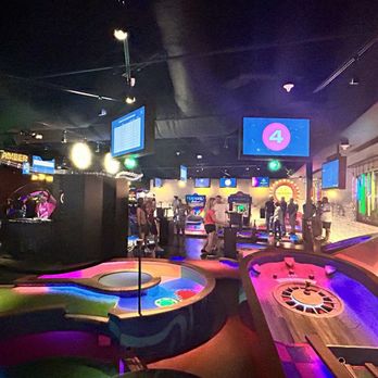 Puttshack - Louisville - Mini Golf Near Me - Louisville, Kentucky