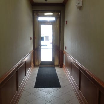 Wings Over Water - Entrance - Go DOWN to Pool - Swimming Lessons/Schools Near Me - Fairfield, Connecticut
