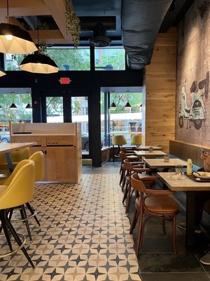 Bindaas Bowls & Rolls by null