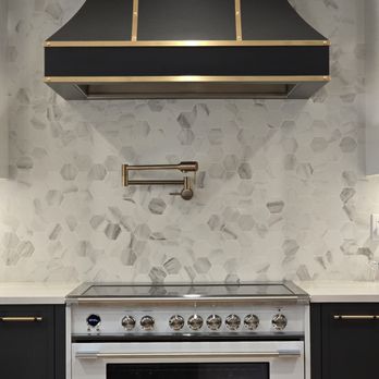 My House Design Build Team - Our kitchen was loved by most of our friends and family. It is also where we enjoyed most of our time around the house. - General Contractors Near Me - Langley, British Columbia My House Design Build Team - Our kitchen was loved by most of our friends and family. It is also where we enjoyed most of our time around the house. - General Contractors Near Me - Langley, British Columbia