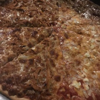 Memphis Pizza Cafe - BBQ and ultimate cheese - Pizza Near Me - Memphis, Tennessee