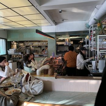 BB's - Inside - Filipino Near Me - Toronto, Ontario