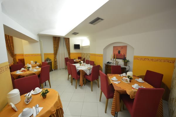 Hotel University by null