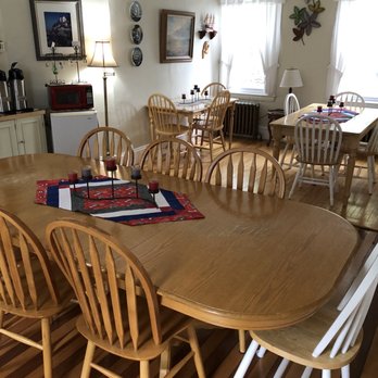 Candlebay Inn - The Common area where breakfast was served - Bed & Breakfast Near Me - Freeport, Maine Candlebay Inn - The Common area where breakfast was served - Bed & Breakfast Near Me - Freeport, Maine