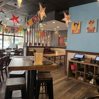 T'KiLa Mexican Kitchen & Bar - tables and chairs - Mexican Near Me - Leesburg, Virginia