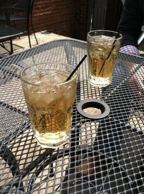 Arlin's Bar & Garden by null