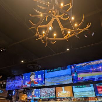 Twin Peaks - Sports Bars Near Me - Hollywood, Florida