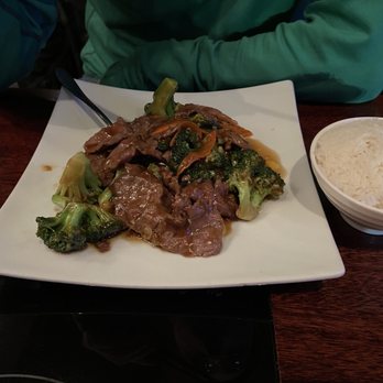 Q Restaurant - Steak and broccoli - Chinese Near Me - Boston, Massachusetts