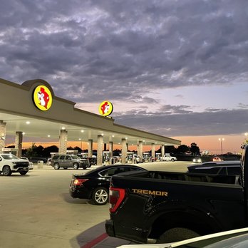 Buc-ee’s - Sun sets over Buc-ee's Ennis - Gas Stations Near Me - Ennis, Texas Buc-ee’s - Sun sets over Buc-ee's Ennis - Gas Stations Near Me - Ennis, Texas