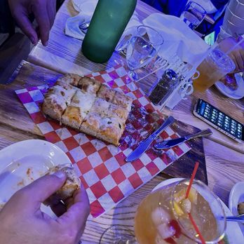 La Lanterna Restaurant & Caffe - Cheesy garlic bread 10/10!! - Italian Near Me - Yonkers, New York