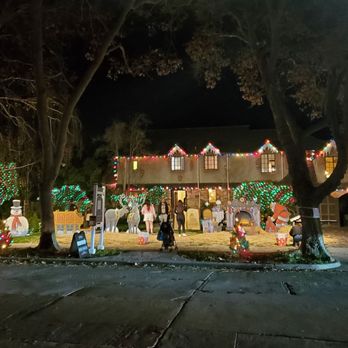 Christmas Tree Lane - Lights and decor - Local Flavor Near Me - Palo Alto, California