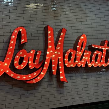 Lou Malnati's Pizzeria - Pizza Near Me - Chicago, Illinois