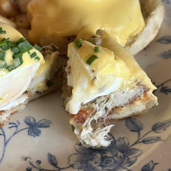 Little Hen - My Crab Cake Benedict (awesome) - Breakfast & Brunch Near Me - Weston, Florida