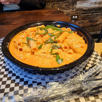 Bacci Pizzeria - Pizza Near Me - Chicago, Illinois