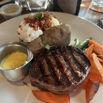 The Keg Steakhouse + Bar - Steakhouses Near Me - Kelowna, British Columbia The Keg Steakhouse + Bar - Steakhouses Near Me - Kelowna, British Columbia