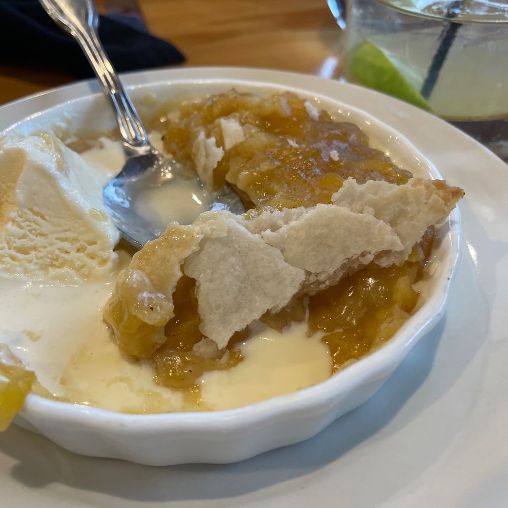 The Retreat Lake Wateree Dining - Peach cobbler - Southern Near Me - Ridgeway, South Carolina The Retreat Lake Wateree Dining - Peach cobbler - Southern Near Me - Ridgeway, South Carolina